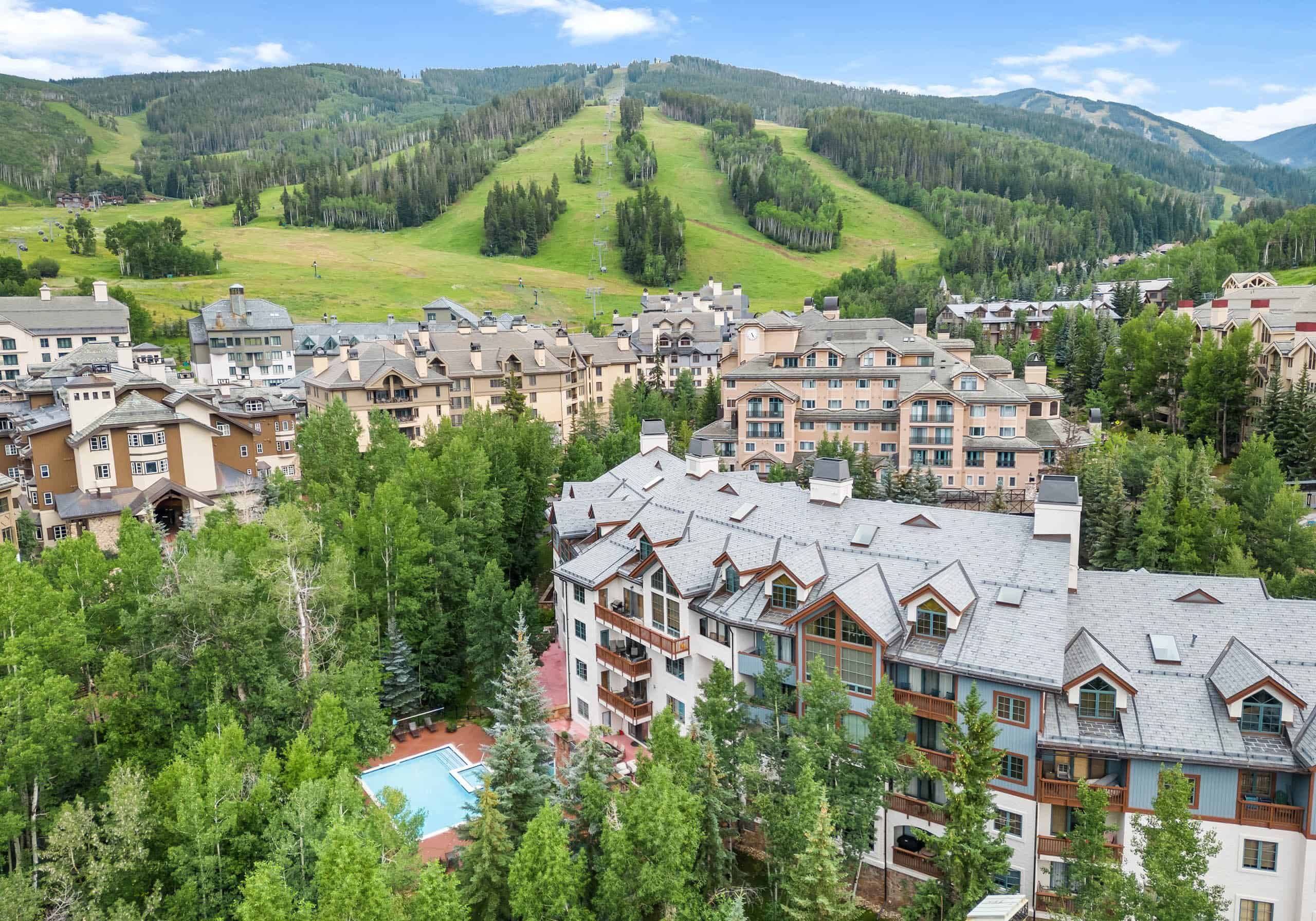 OxfordCourt_53087816553_638b35a033_o